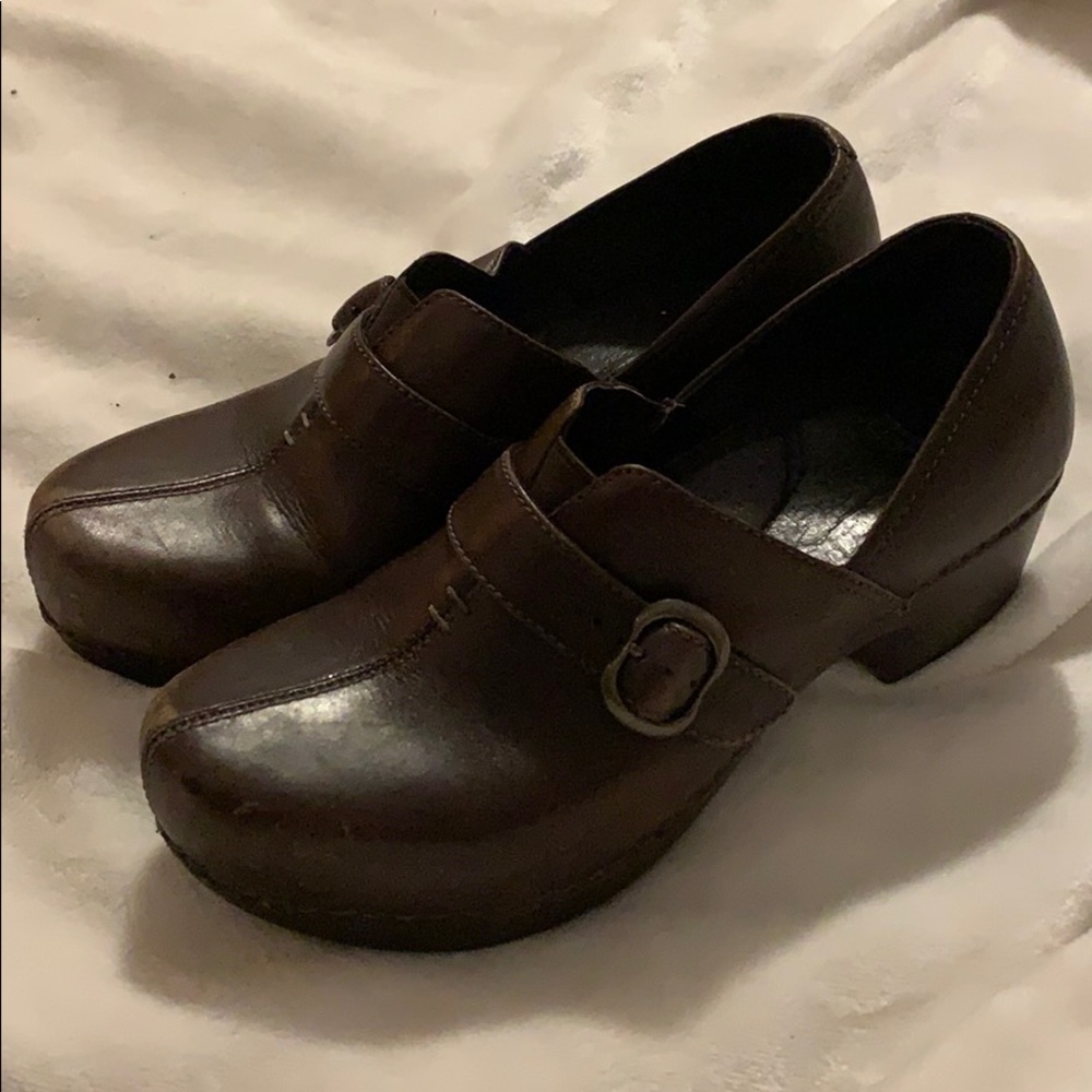 Brown Dansco clogs